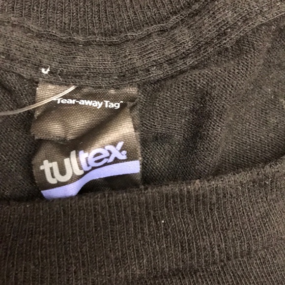 KURT COBAIN Closeup Photo Tee HOT TOPIC - Picture 3 of 5